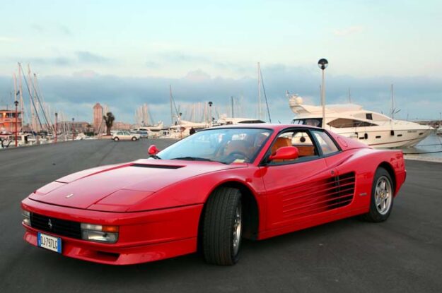 FERRARI TESTAROSSA